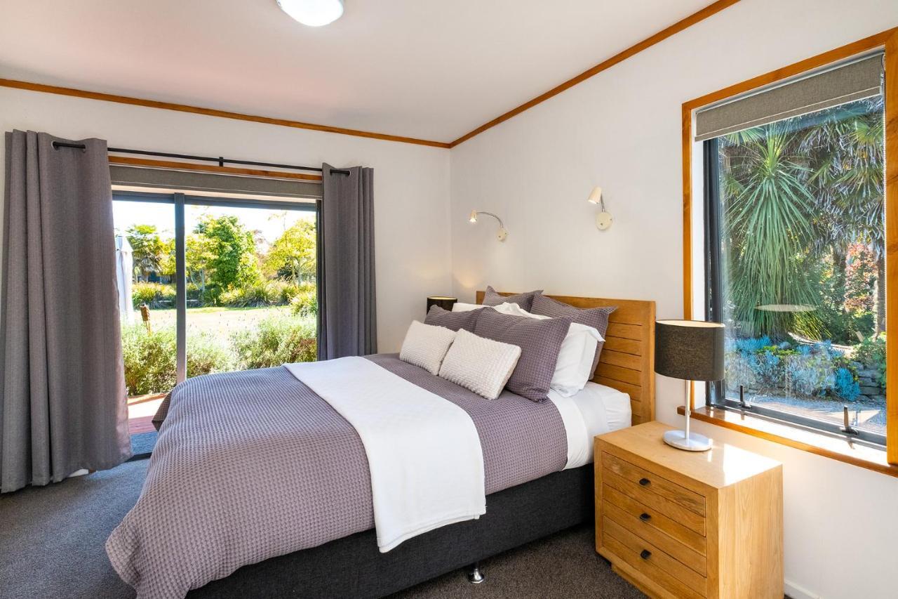 Lawn Cottages Clive ภายนอก รูปภาพ