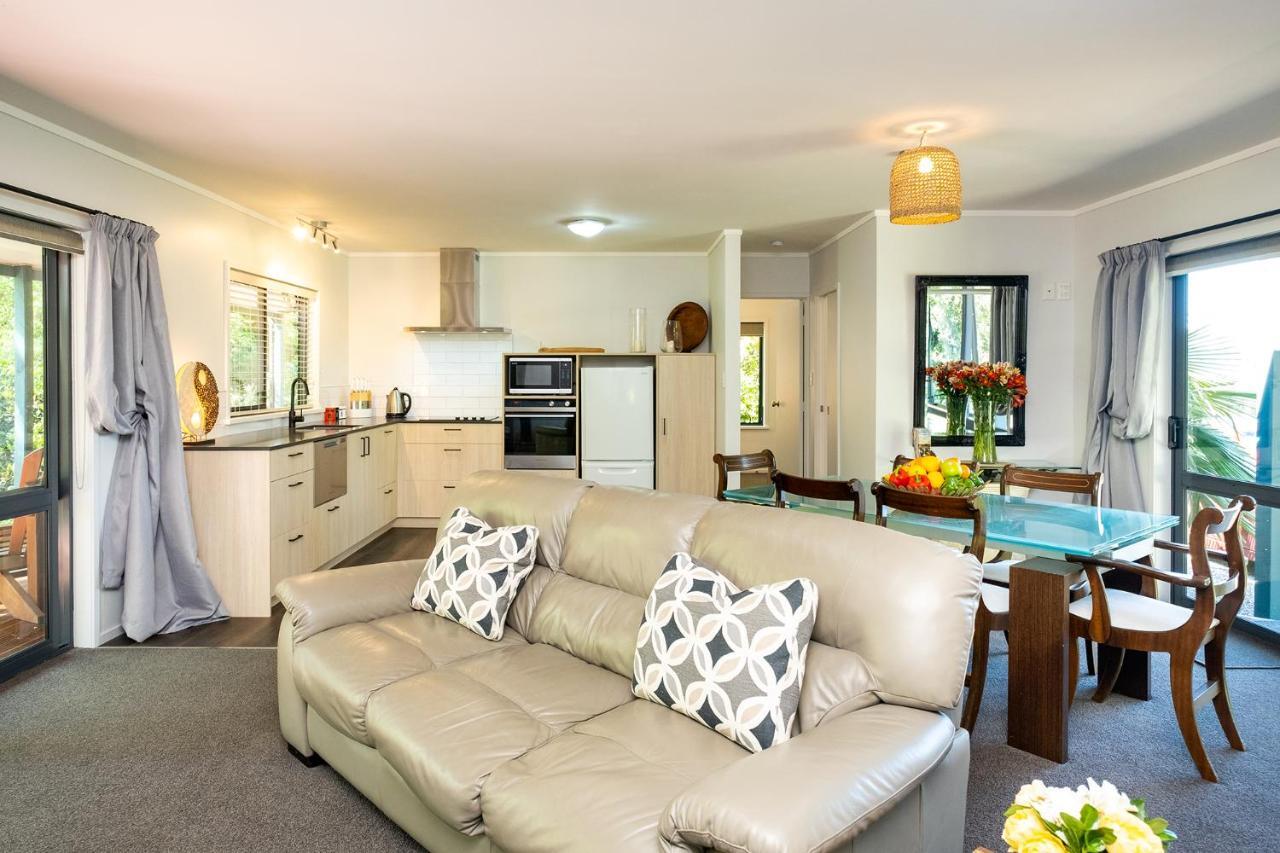 Lawn Cottages Clive ภายนอก รูปภาพ