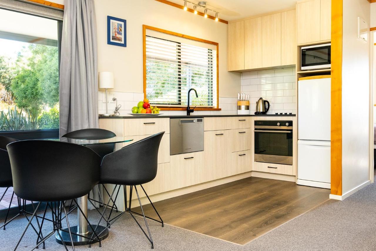 Lawn Cottages Clive ภายนอก รูปภาพ