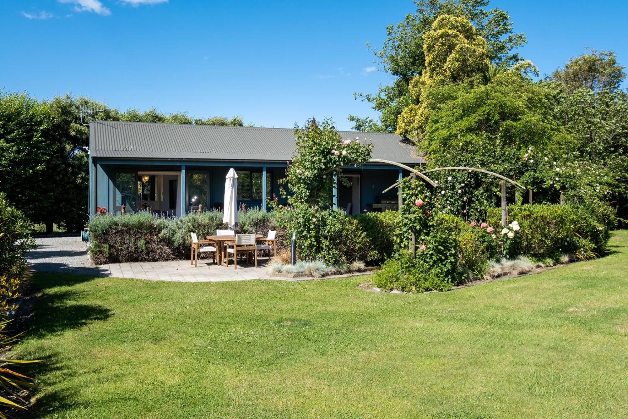Lawn Cottages Clive ภายนอก รูปภาพ